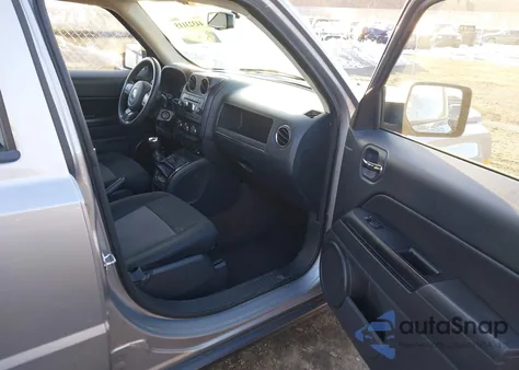 2014 Jeep Patriot Sport z USA, uszkodzony, nr VIN 1C4NJPBB4ED740242